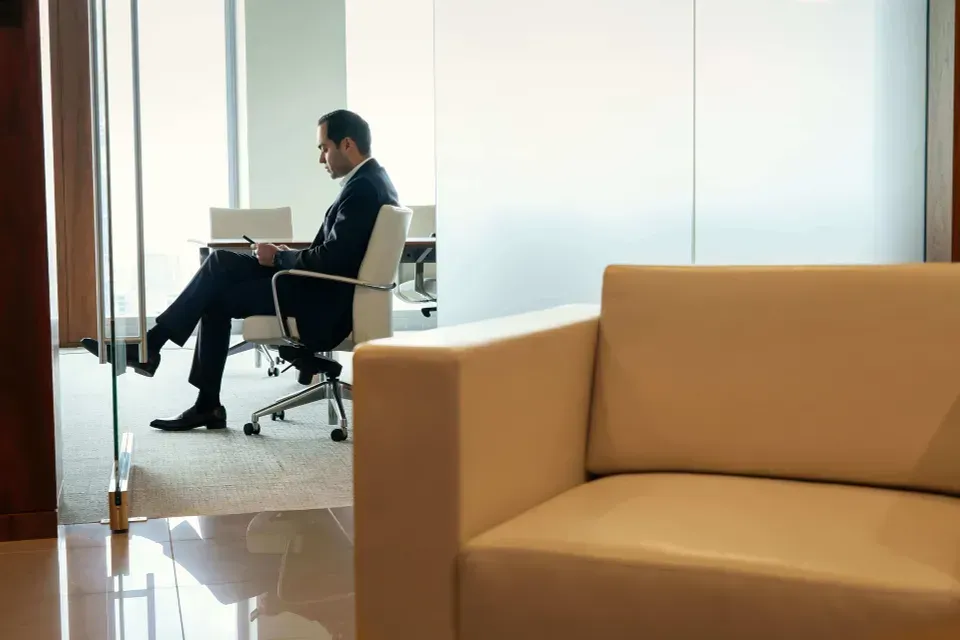 CMO vs Consultant