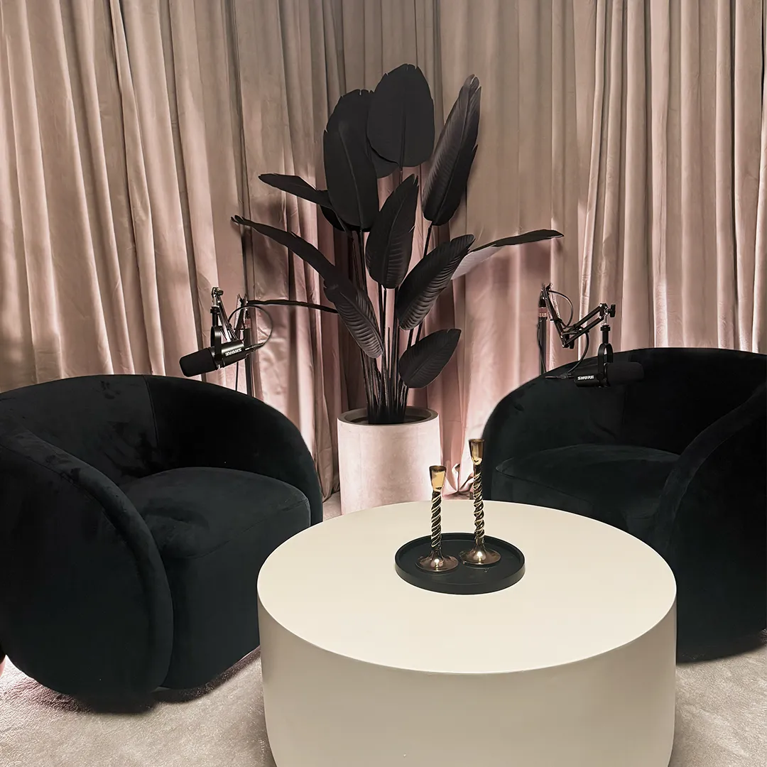 Life Of Podcast - Set