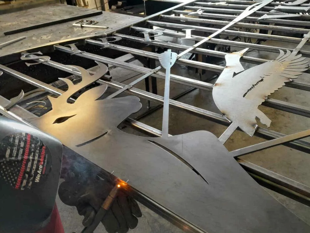 Building a wildlife style driveway gate with pickets for a hunting preserve