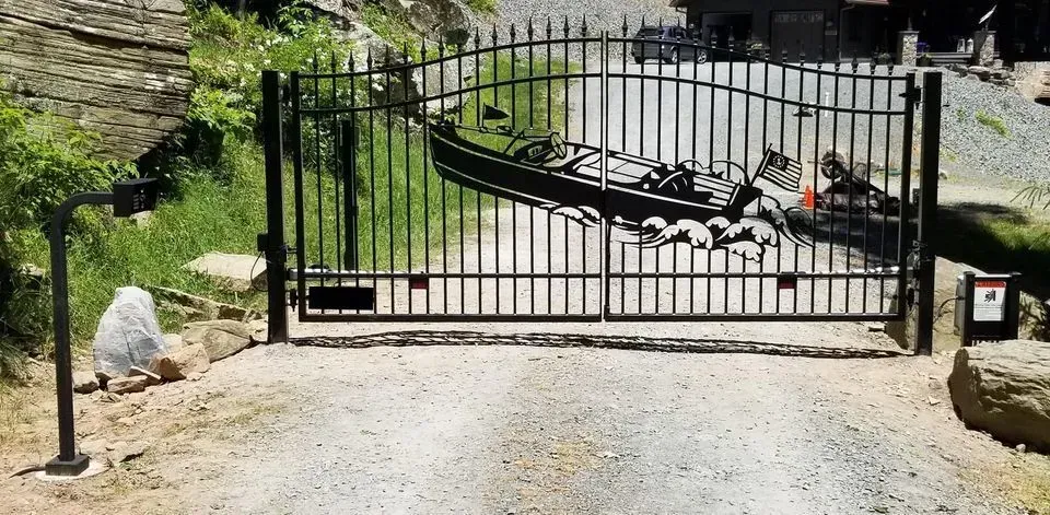 Driveway entry gate with custom boat design