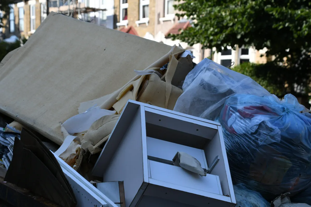 Decluttering Made Easy: How to Choose the Best Junk Removal Service in St. Louis