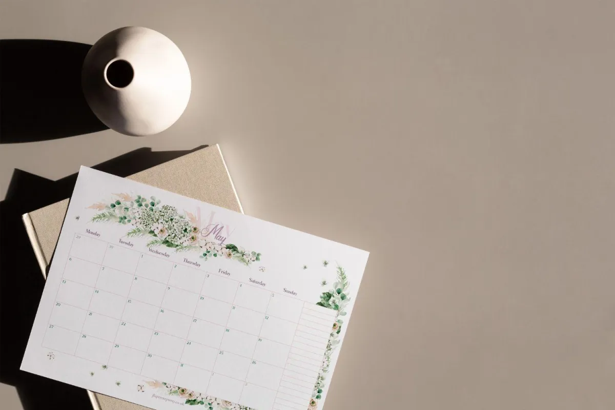 Discover how stylish stationery can transform your routines and help you improve your life, your self esteem and your outlook. Plus, get a FREE calendar inside this post! #calendar #stationery #planner #selfcare