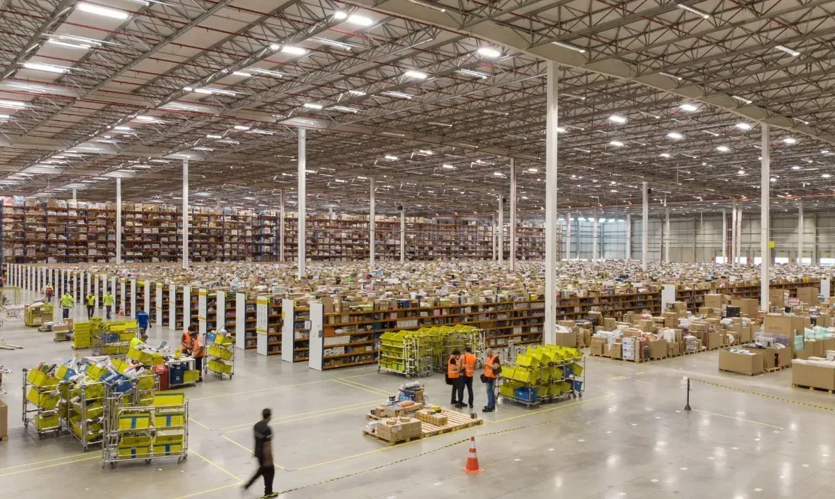 Vantagens e Desvantagens da Terceirização Industrial: Benefícios e Possíveis Riscos