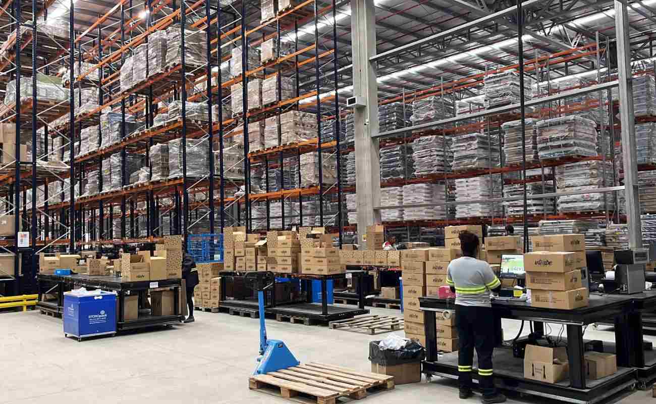 Gestão de resíduos em centros logísticos: eficiência operacional para operações de grande escala