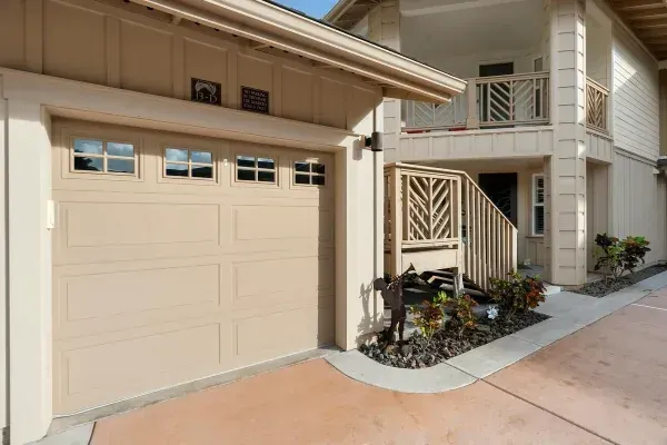 Driveway & Sidewalk Pressure Washing in South Tampa | Revive Your Home’s Curb Appeal