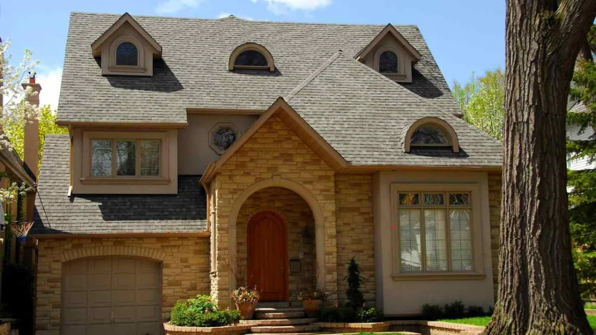 How Slate Roofing Adds Prestige to Custom-Built Homes