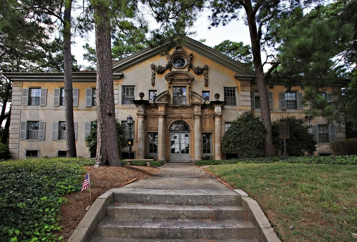 Explore Atlanta’s Historic Neighborhoods with Ease in a Rental