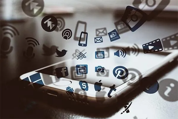 mistakes small business owners make on social media and how to avoid them