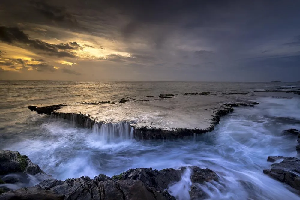 ocean tide