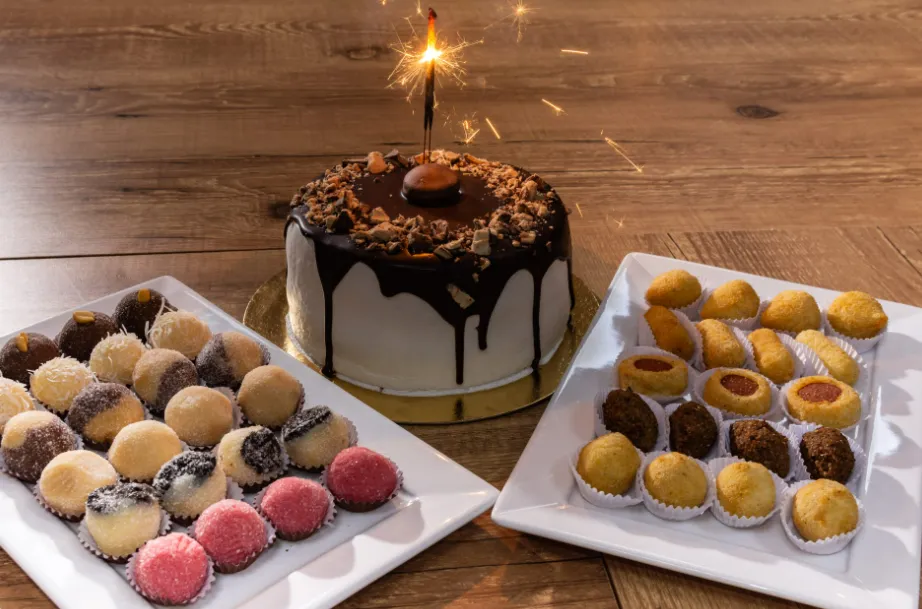 5 Tipos de Salgadinhos que Não Podem Faltar na Sua Festa