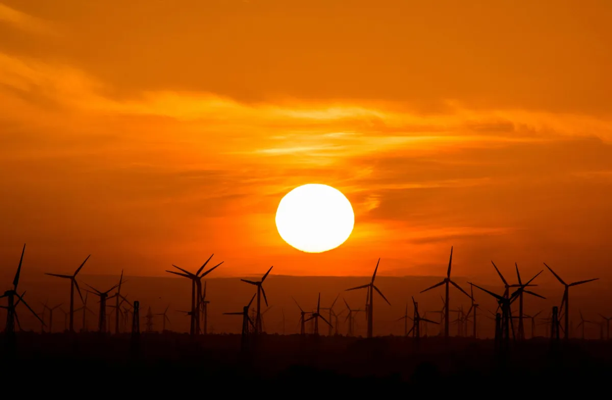 Navigating the Phaseout: The Future of Solar Incentives Post-2025