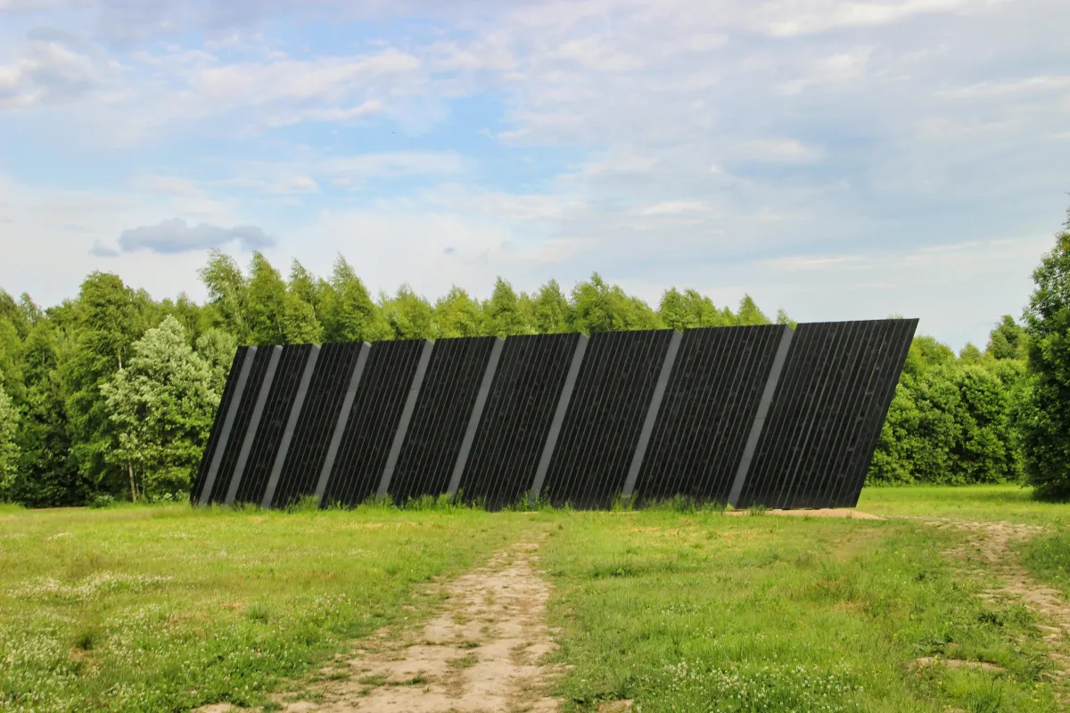 Vertical Solar Panels and the Reimagining of Solar Land Use: A Practical Path Forward