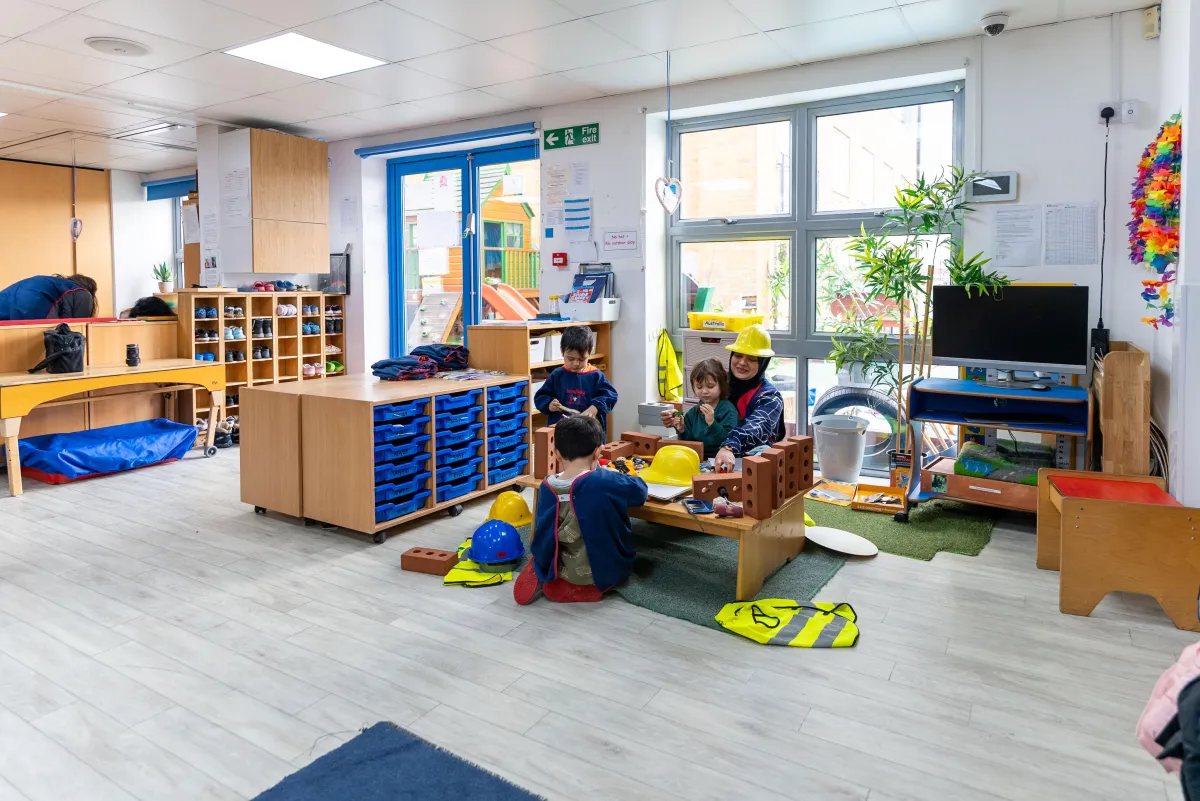 Brightly Lit classrooms, Group Learning with individualised activities