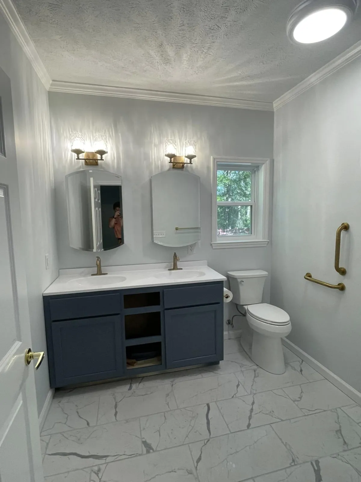 Custom bathroom remodel completed in Evans GA by Lakeside Construction