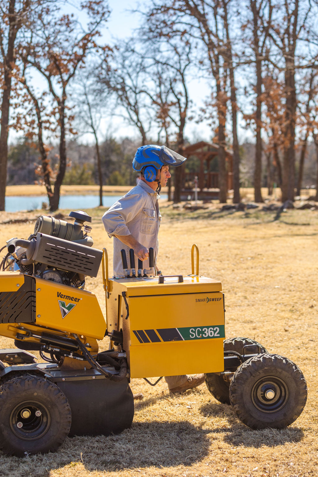 Stump-Grinding-Service-Equipment