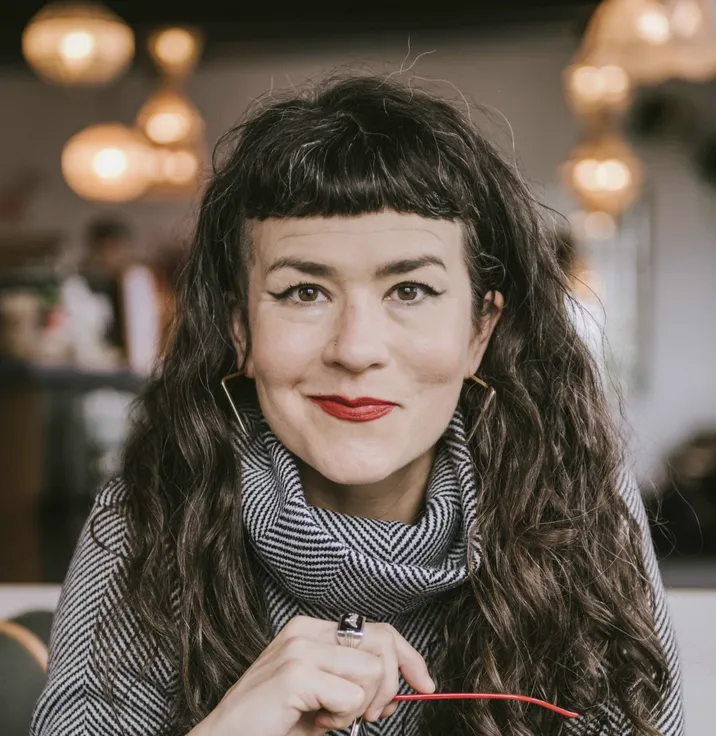 Episode 303: Are You Emotionally Outsourcing? The Real Reason You Feel Exhausted with Beatriz Victoria Albina