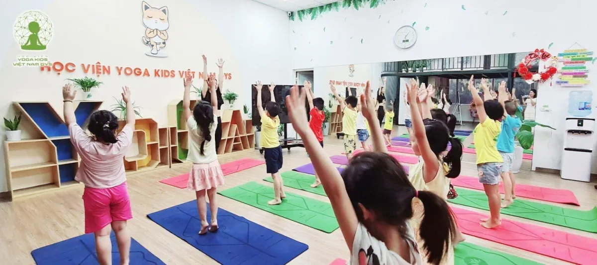 4 bài tập yoga cơ bản giúp trẻ nhanh nhẹn, dẻo dai