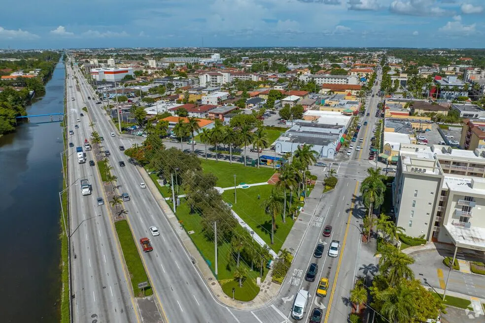 Essex Village, Miami, FL