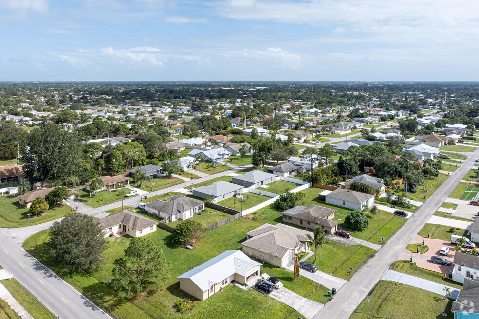 Floresta Gardens, Port Saint Lucie, FL