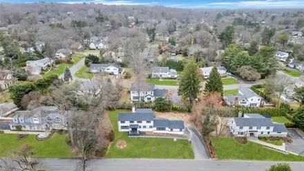 Roslyn Estates