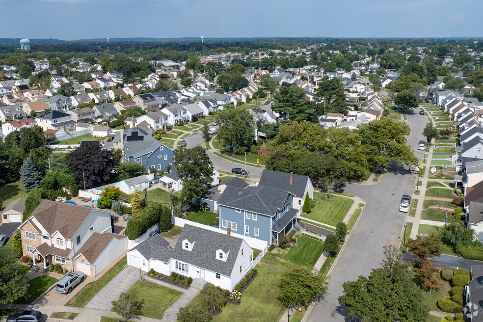 Garden City Park, Suffolk County, NY