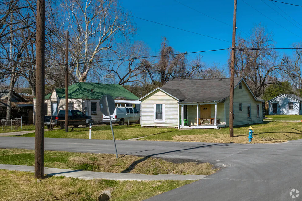 Trinity-Houston Gardens, Houston, TX