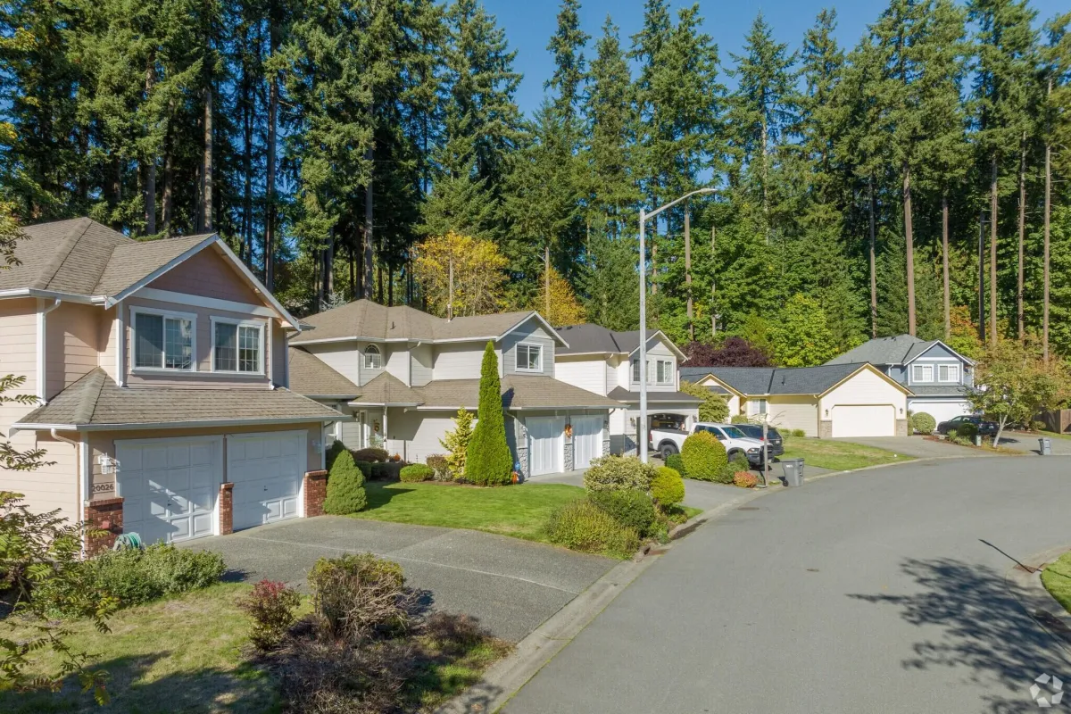 Thrasher’s Corner-Red Hawk, Bothell, WA