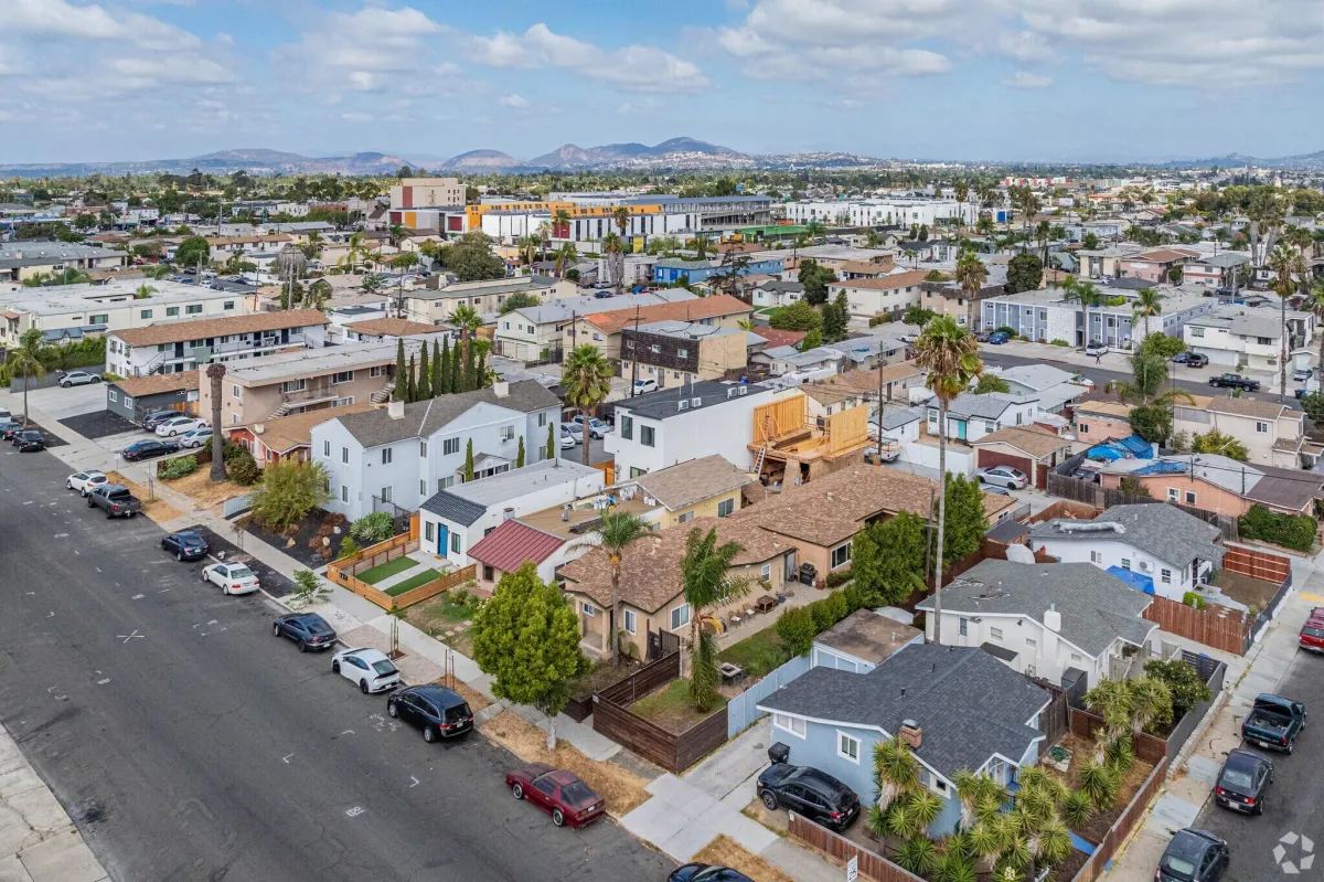 Corridor, San Diego, CA