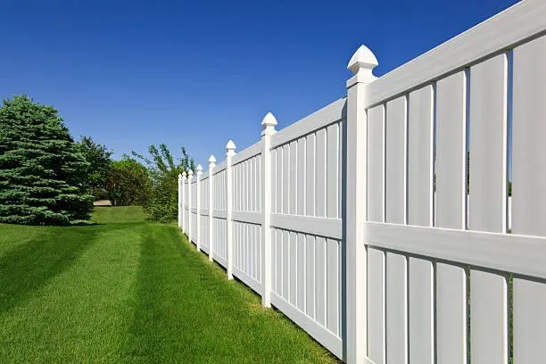 White vinyl privacy fence by Wyatt Built in Mooresville NC