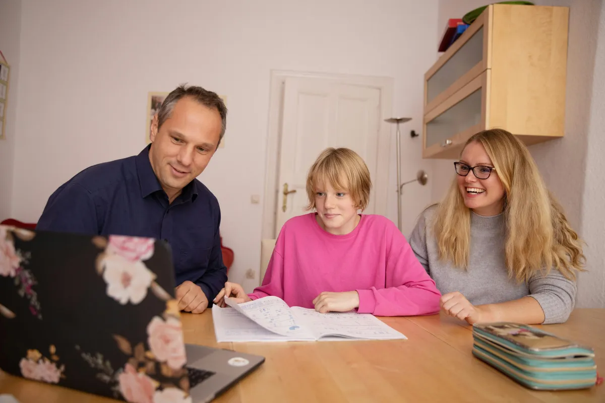 Why Online Reading and Writing Tutoring Is the Missing Piece in Your Teen’s Education