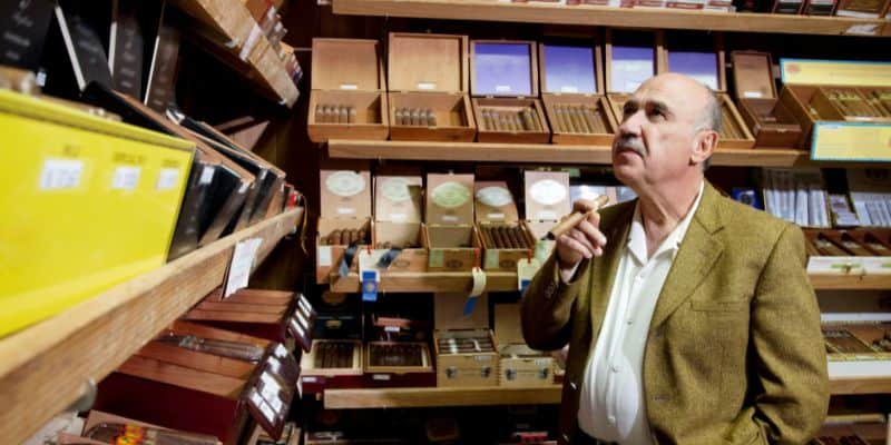 Cigar Bar Experience Explained: From Lounge Vibes to Perfect Pairings