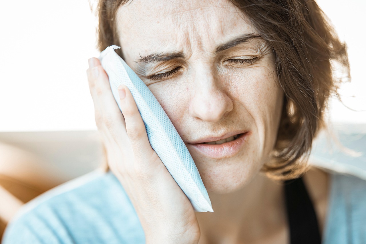 Managing Dental Pain: How to Relieve Oral Discomfort Safely