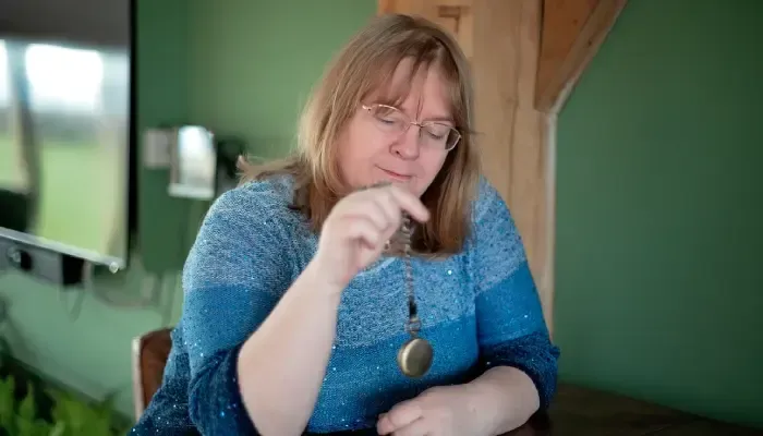 How Your Mind Keeps You Safe “What if I can’t wake up from hypnosis?”  It’s a question that comes up often, and I completely understand why. 