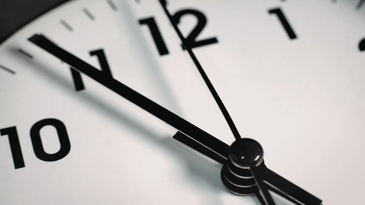 Why Selling Hourly Makes CPA Expertise Look Expensive