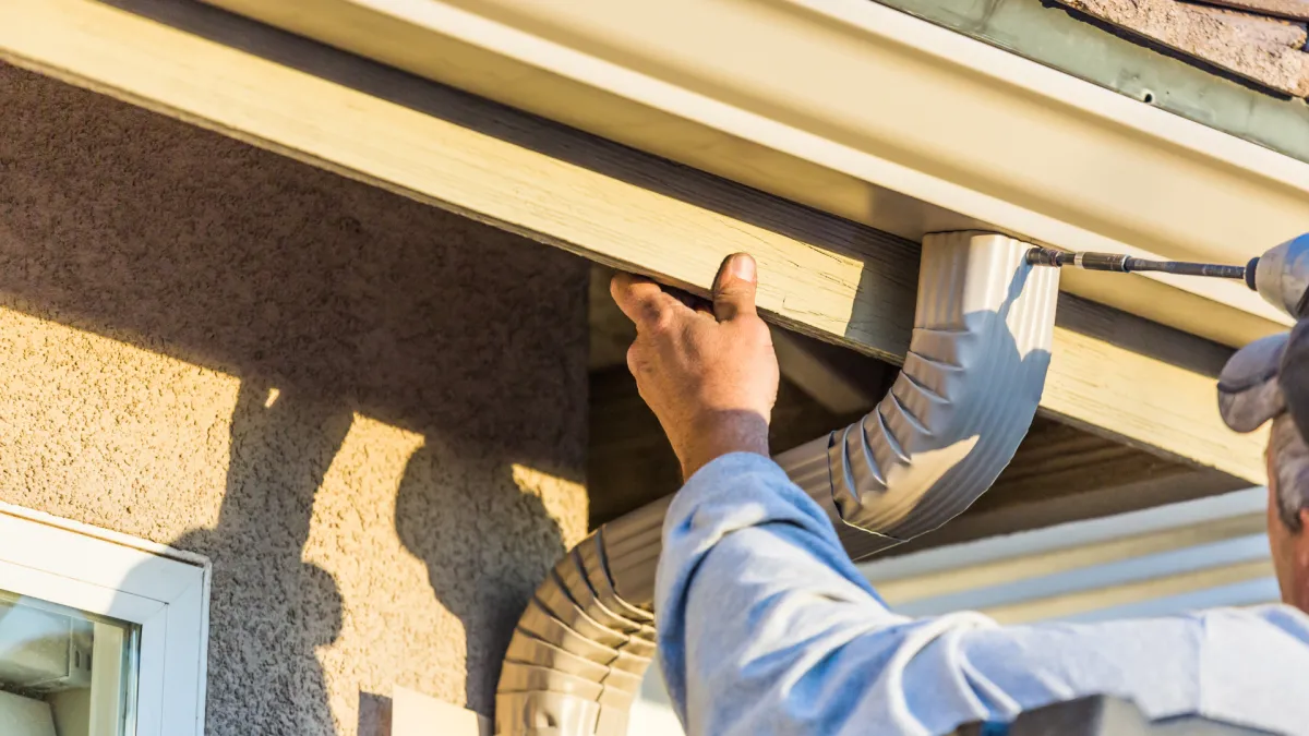 Key Factors in How to Choose a Gutter Contractor Wisely
