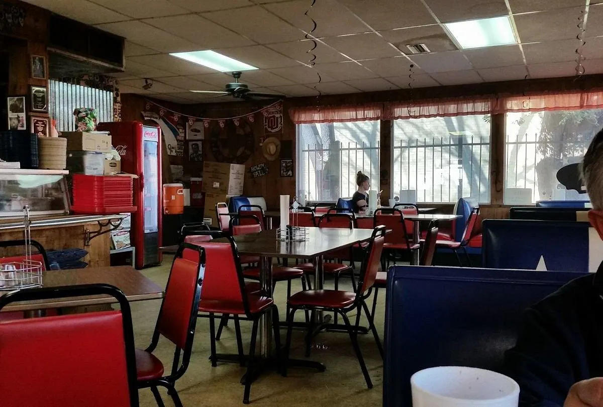 Smoked to Perfection: Why Mike’s Real Pit Bar-B-Q is the Holy Grail of Grand Prairie Grub