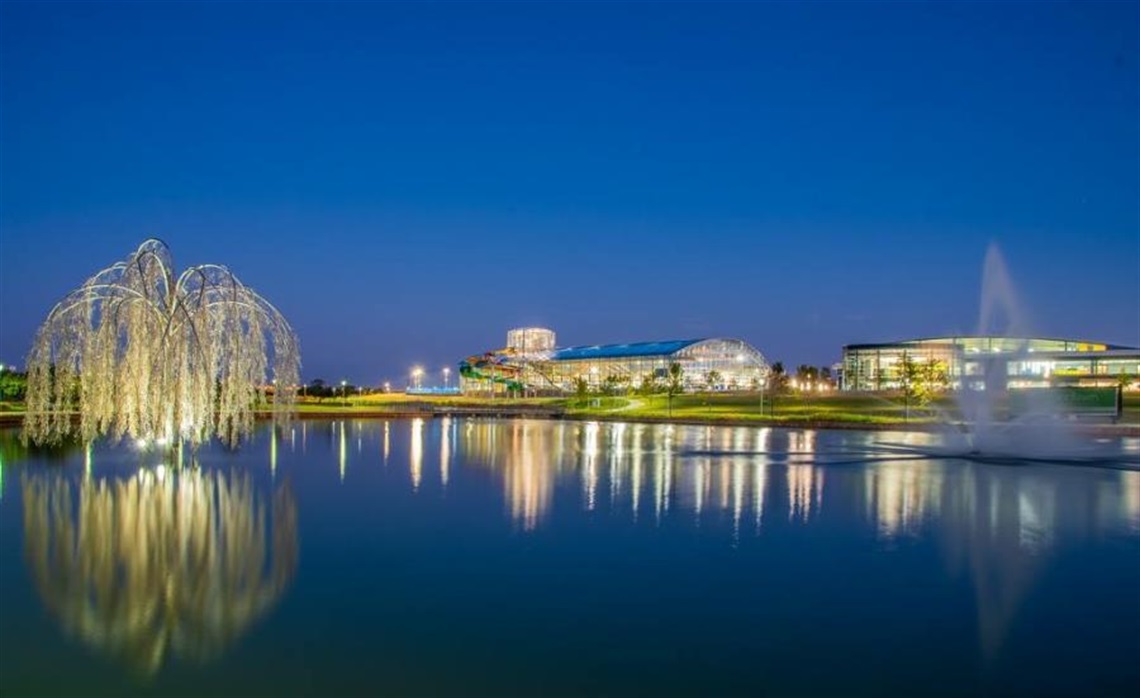 EpicCentral isn’t just a park—it’s an experience. The area was designed to bring people together, whether you’re visiting for a concert, a lakeside stroll, or dinner with friends. The open layout and scenic views make it ideal for relaxing or staying active.