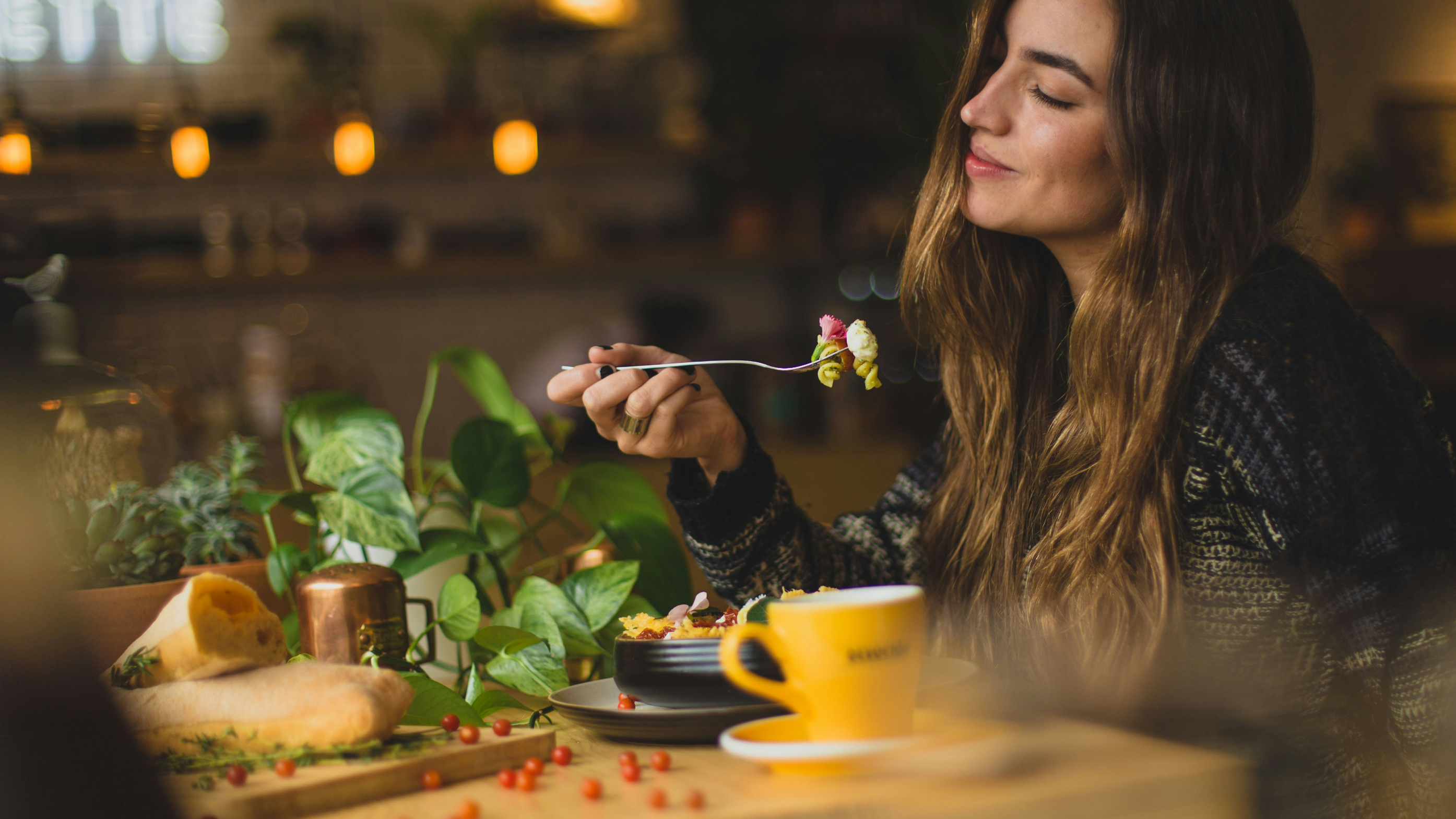 How to Enjoy Your Favorite Foods Without the Bloat