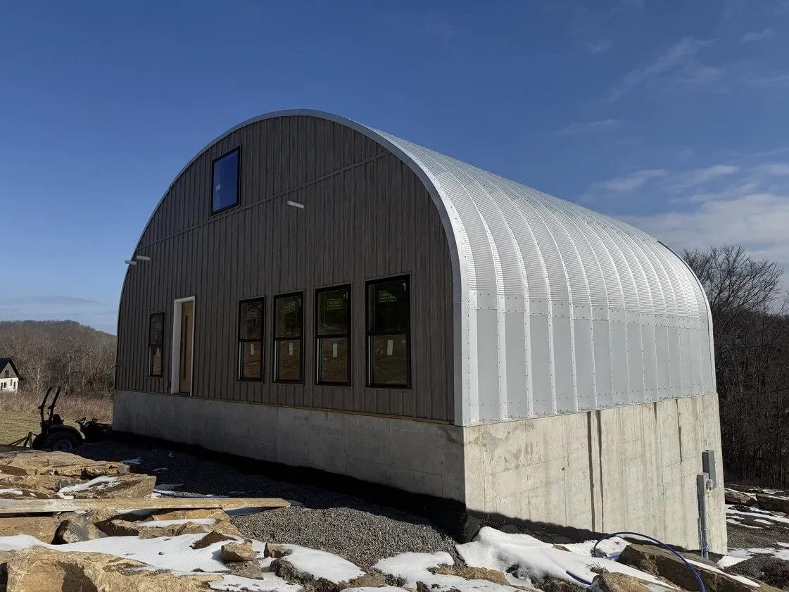 Building with Metal Siding Panels