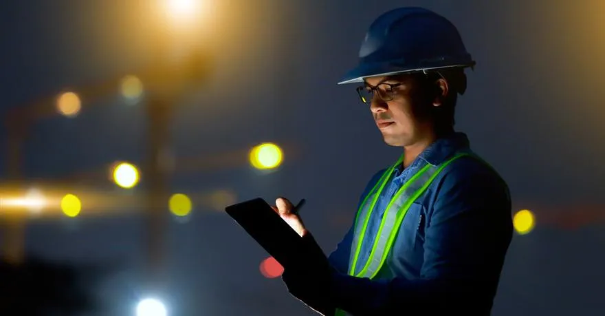 Tongkat Ali Travail Nuit : La Solution Naturelle Pour Les Travailleurs en Horaires Décalés