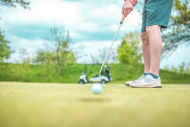 AI vs. Human Touch: Finding the Right Balance in Your Club’s Operations 🏌️‍♂️🤖 [What to Automate & What to Keep Human]