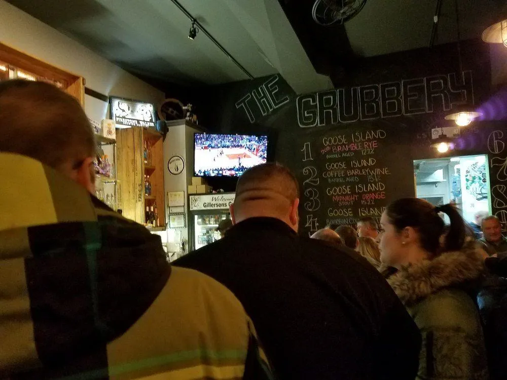 🍔 Bite Into the Best: Why Gillerson’s Is Aurora’s Favorite Hangout 🍺