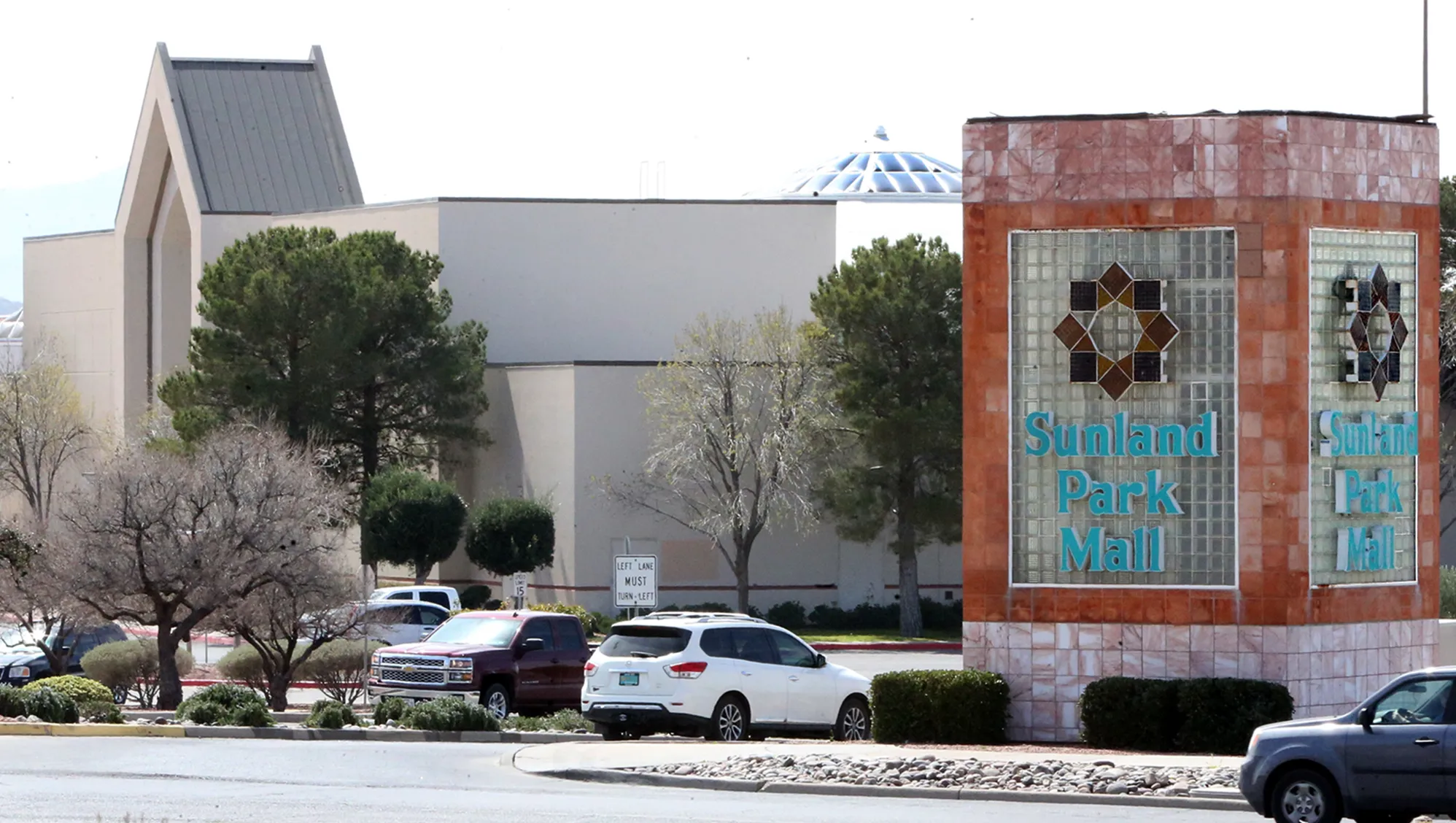 Retail Bliss Awaits at Sunland Park Shopping Center – El Paso County