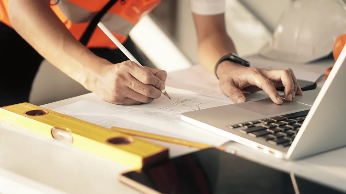 Construction Manager Writing Notes