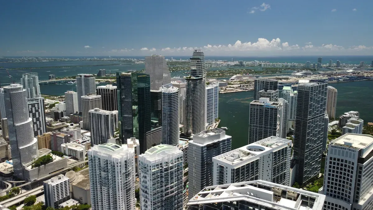 Pronóstico Mercado Inmobiliario Miami 2026: ¿Invertir o Esperar?