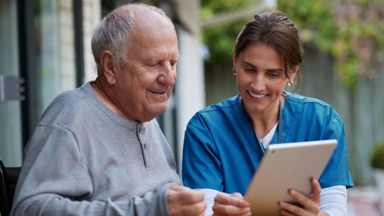 A Practical Guide to Growing Older with Dignity, Safety, and Choice