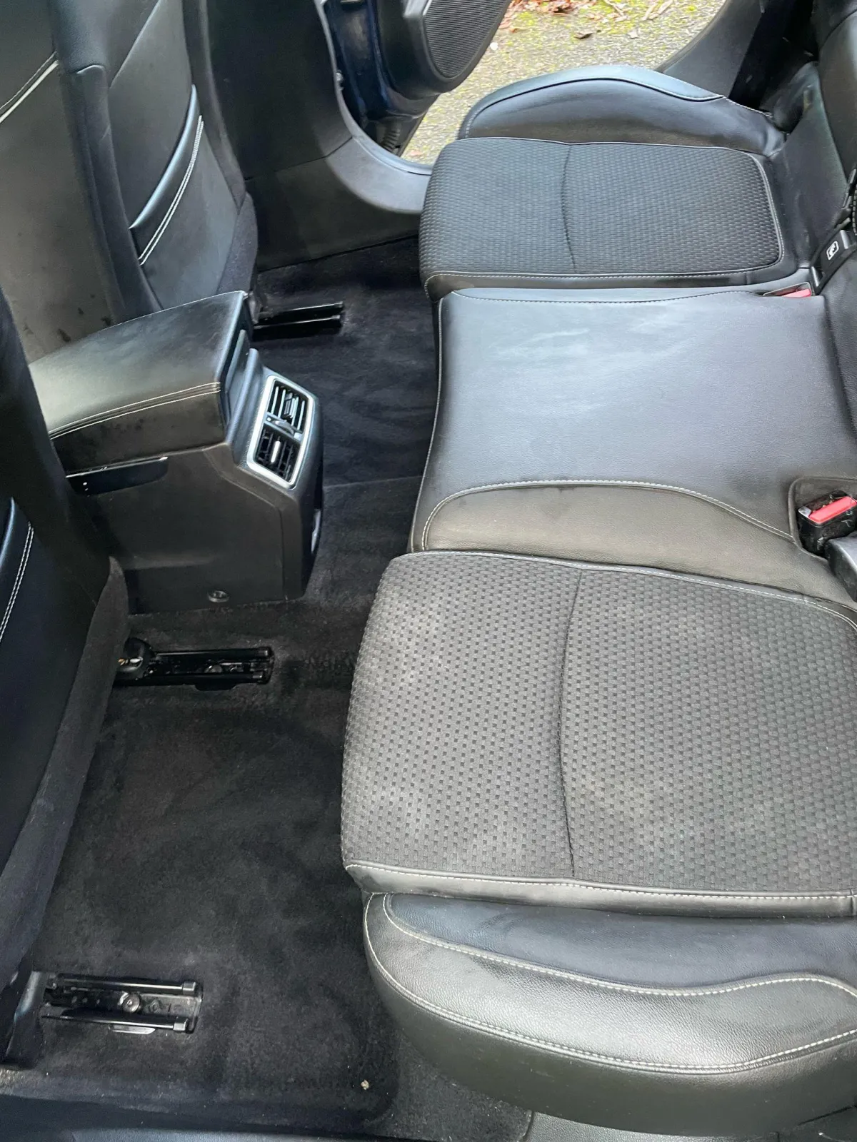 Nettoyage voiture à domicile à Poitiers : la solution pratique et efficace