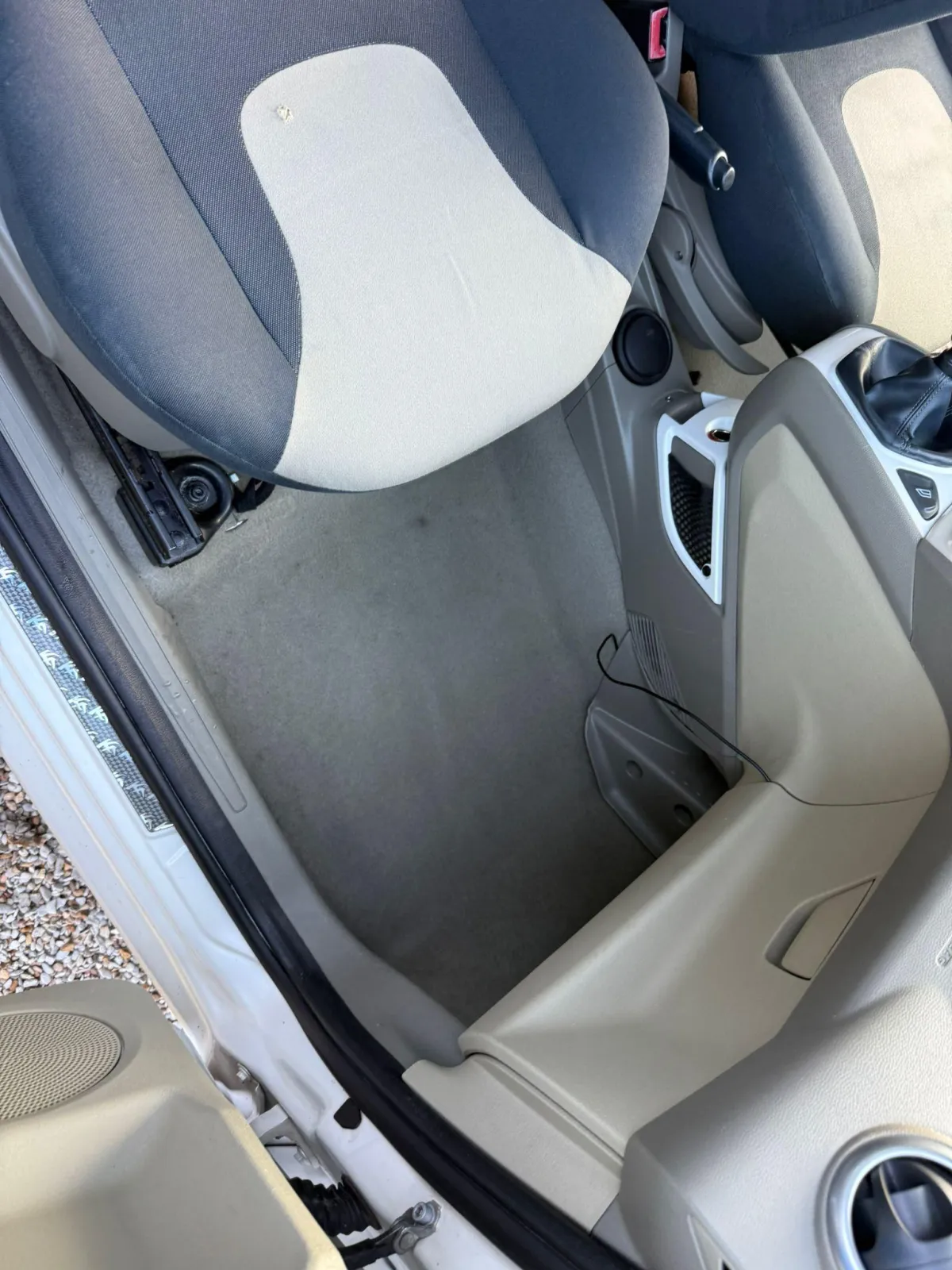 shampouinage sièges voiture Poitiers / nettoyage intérieur voiture Poitiers / nettoyage voiture Poitiers / nettoyage voiture à domicile Poitiers / lavage auto Poitiers / detailing automobile Poitiers / rénovation intérieur voiture Poitiers / nettoyage moquettes voiture Poitiers / désinfection intérieur voiture Poitiers / nettoyage tissus voiture Poitiers / nettoyage auto Poitiers / Clean Auto Wash / shampouinage auto Poitiers / nettoyage sièges tissu voiture Poitiers / entretien intérieur auto Poitiers