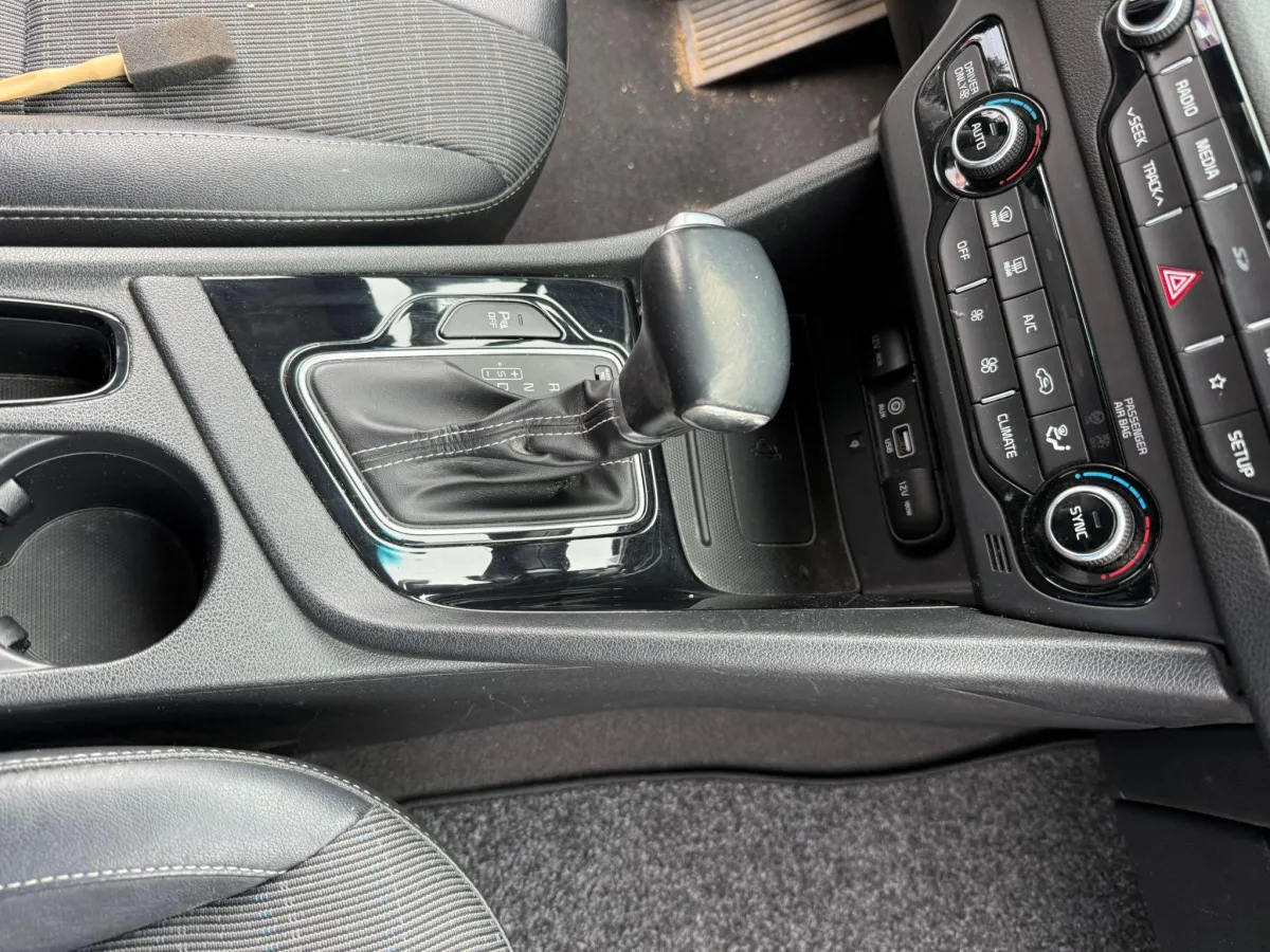 lavage auto vente voiture Poitiers / préparation retour leasing Poitiers / nettoyage voiture à domicile Poitiers / Clean Auto Wash Poitiers / detailing voiture Poitiers / valorisation voiture Poitiers / nettoyage avant vente auto Poitiers / polissage carrosserie Poitiers / shampouinage sièges voiture Poitiers / lavage professionnel à domicile Poitiers / restitution voiture leasing Poitiers