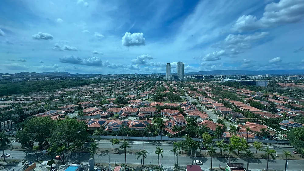 Off-market property deal discussion in Panama